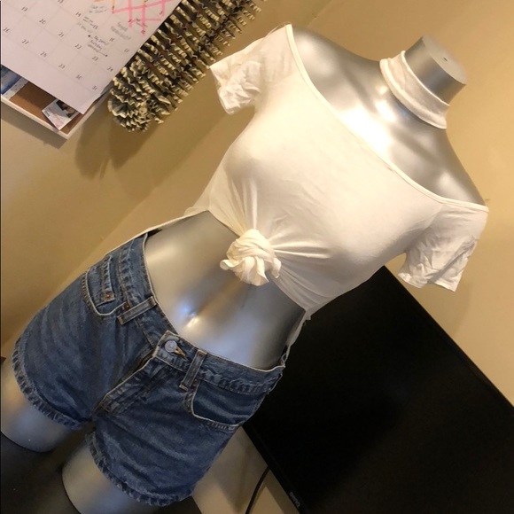 Ivory Short Sleeve Side Slit Choker Top - Picture 2 of 3